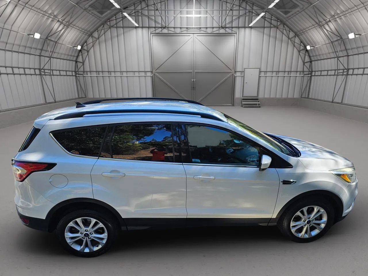 Used 2018 Ford Escape SE w/ SE Sync 3 Package image 12