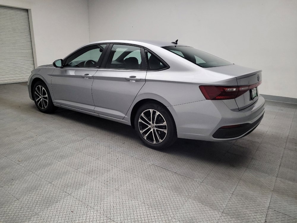 Used 2025 Volkswagen Jetta Sport FWD image 3