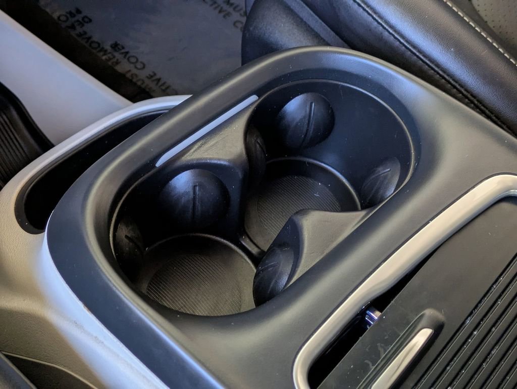 Used 2024 Chrysler Pacifica Touring-L image 19