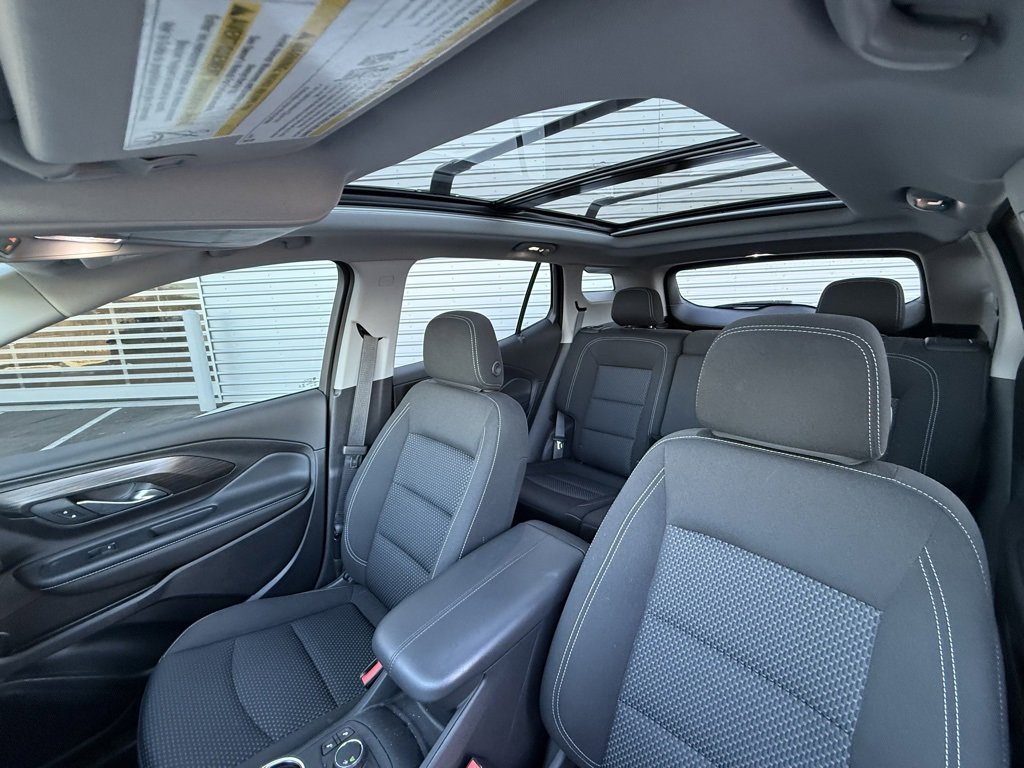 Used 2024 GMC Terrain SLE w/ Driver Convenience Package image 28