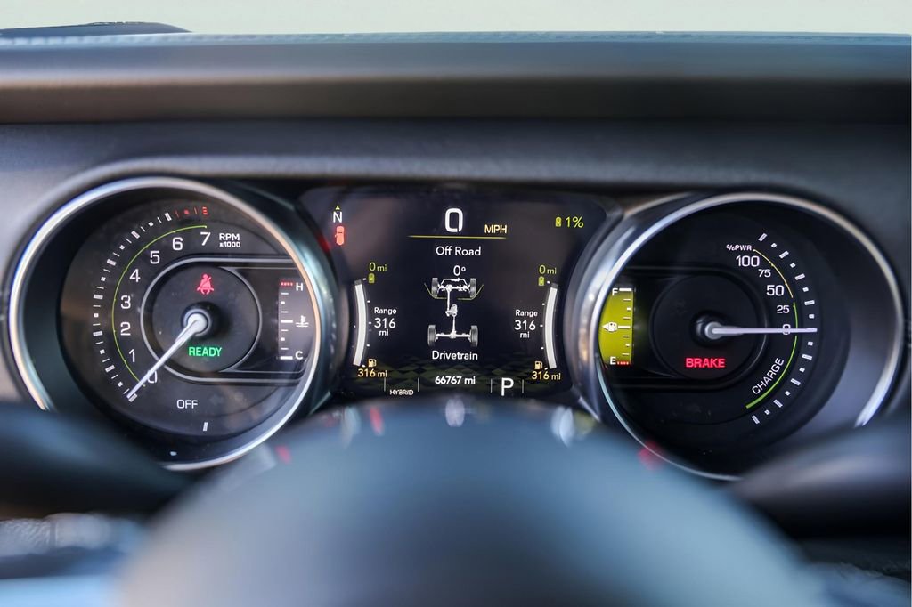 Used 2021 Jeep Wrangler Unlimited Sahara w/ Cold Weather Group image 14