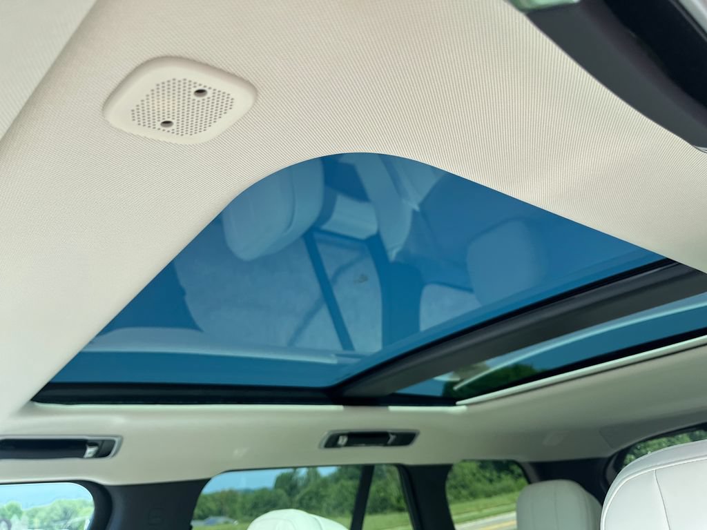 New 2026 Land Rover Range Rover SE AWD/4WD image 17