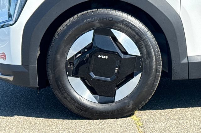 Certified 2024 Kia EV9 Light Long Range RWD image 36