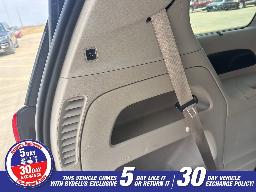 Used 2017 Chrysler Pacifica Touring-L Plus w/ Tire & Wheel Group image 10