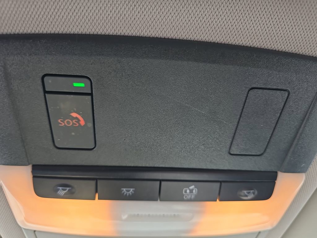 Used 2023 Nissan Rogue SV image 32