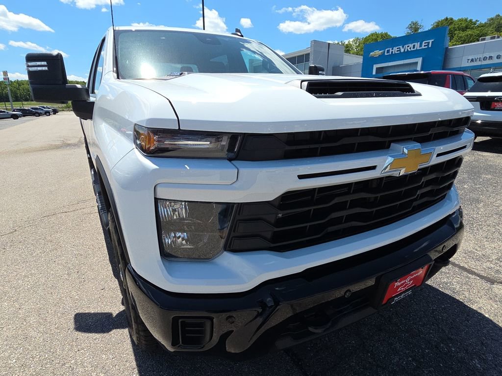 New 2026 Chevrolet Silverado 2500 Custom w/ Custom Value Package AWD/4WD image 12