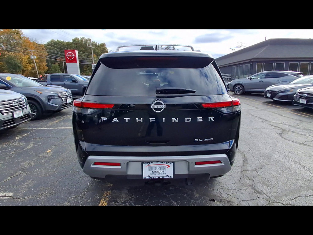Certified 2024 Nissan Pathfinder SL w/ SL Premium Package AWD/4WD image 7