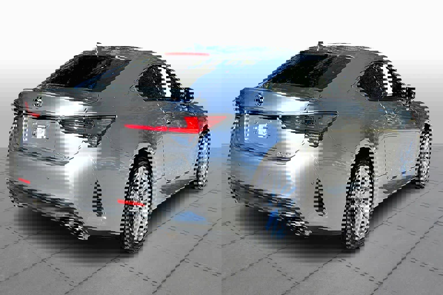 Used 2023 Lexus RC 300 image 12