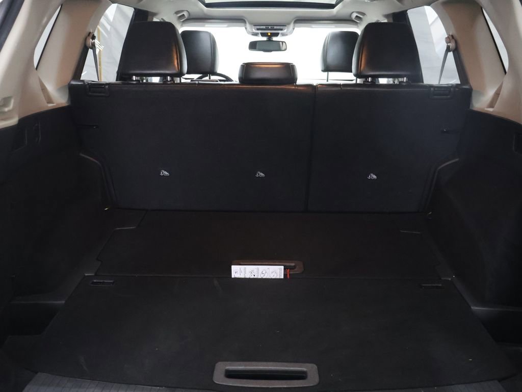 Used 2021 Nissan Rogue Platinum image 13