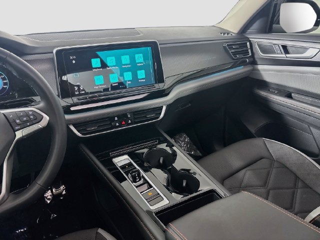 Certified 2024 Volkswagen Atlas Peak Edition SE AWD/4WD image 26