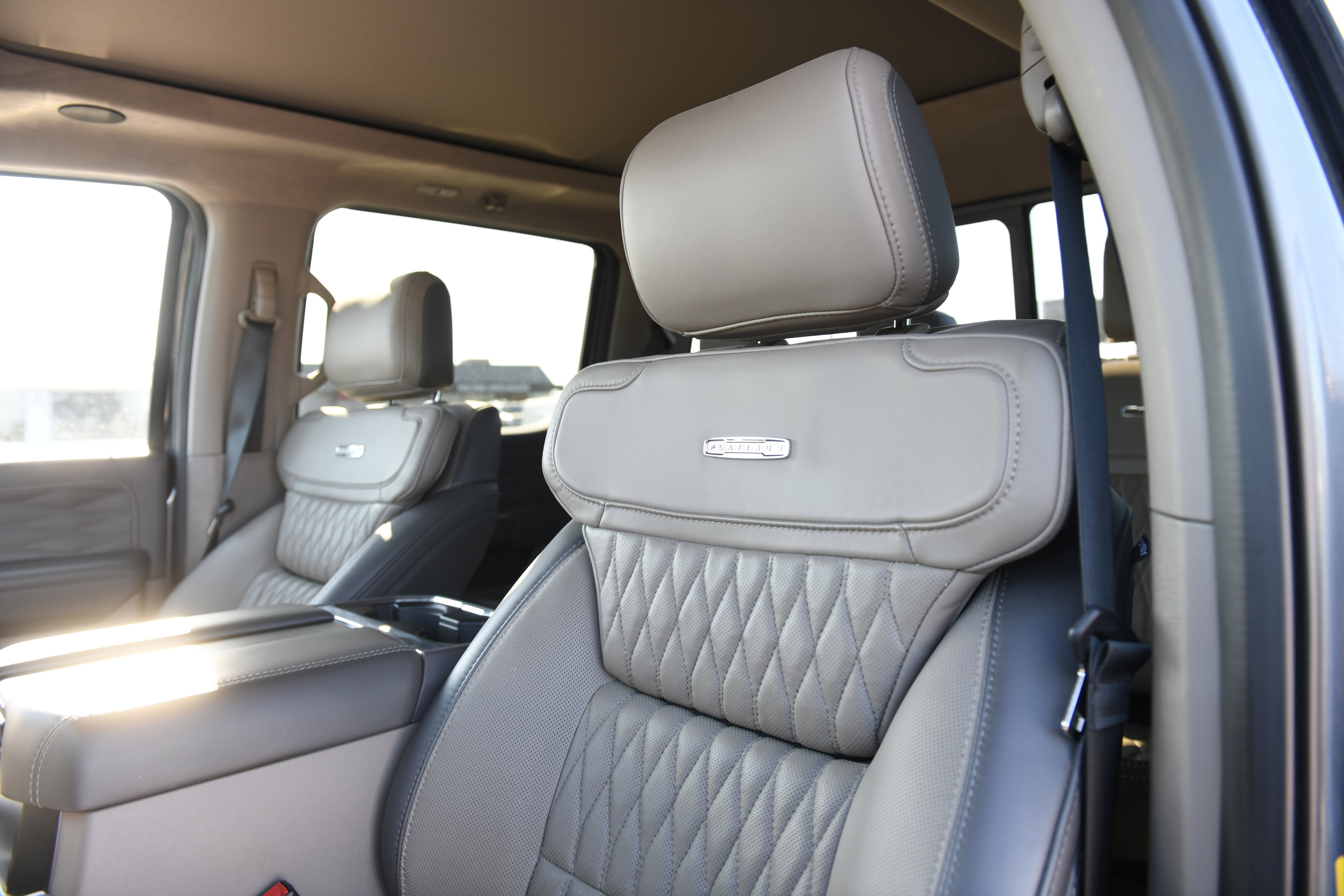 Used 2025 Ford F250 Platinum w/ Platinum Plus Package AWD/4WD image 16