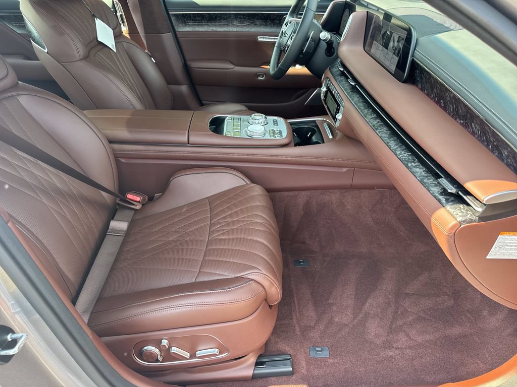 Used 2025 Genesis G90 3.5T AWD/4WD image 13