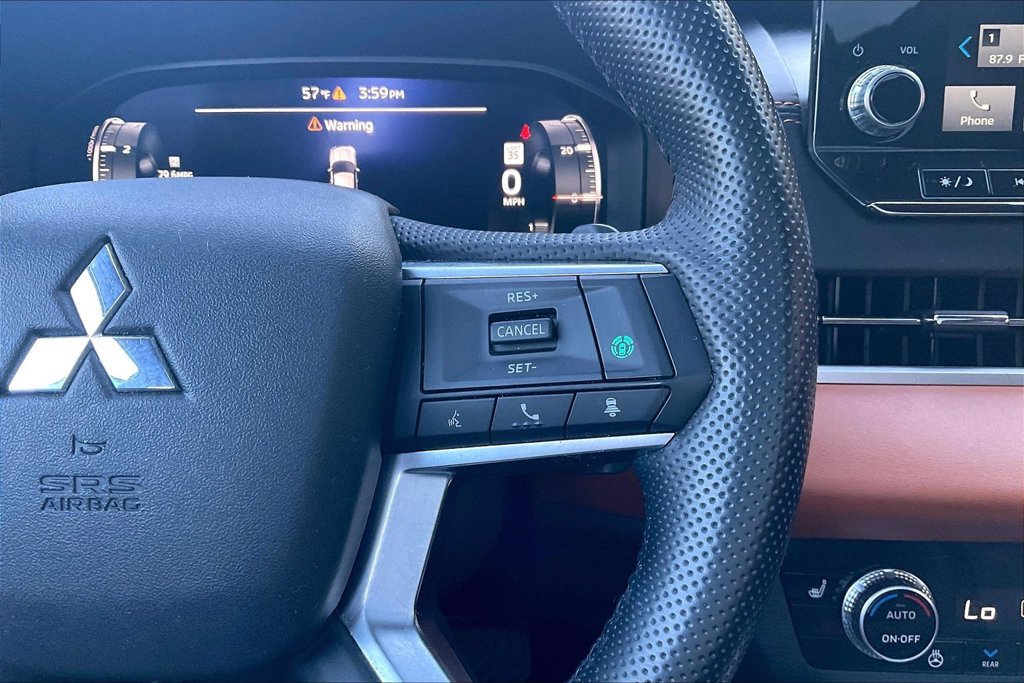 Used 2022 Mitsubishi Outlander SEL AWD/4WD image 18