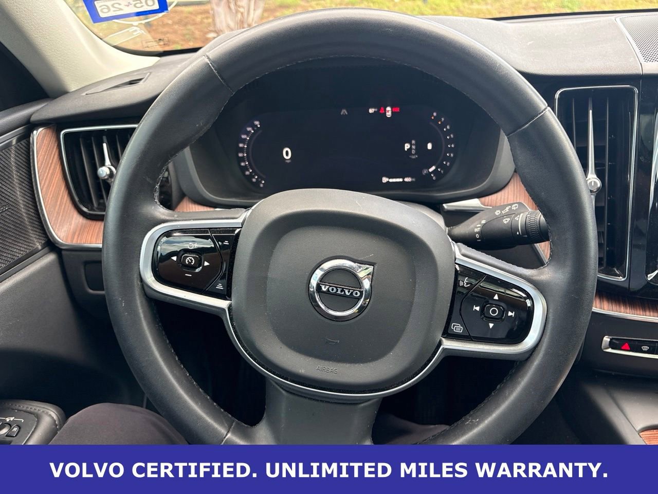 Certified 2023 Volvo XC60 B5 Plus AWD/4WD image 23