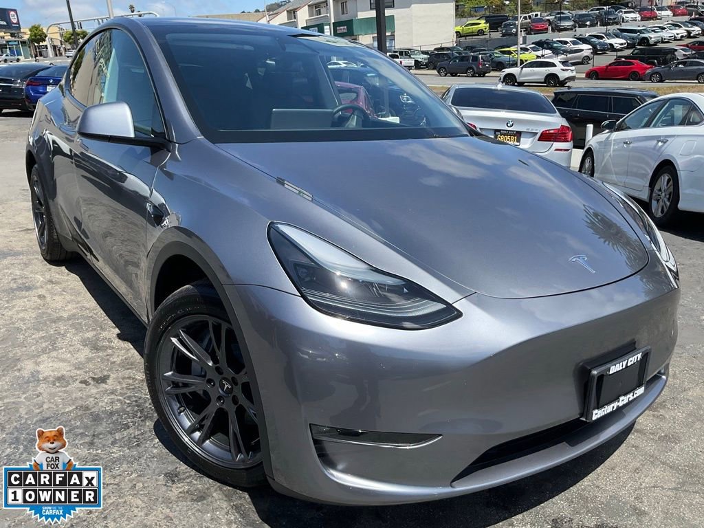 Used 2025 Tesla Model Y Long Range AWD/4WD image 1