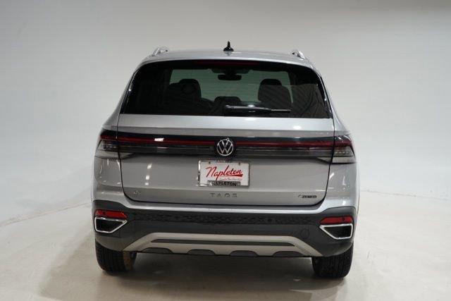 Used 2025 Volkswagen Taos SE AWD/4WD image 7