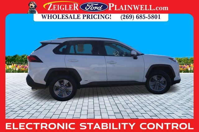 Used 2022 Toyota RAV4 XLE image 6