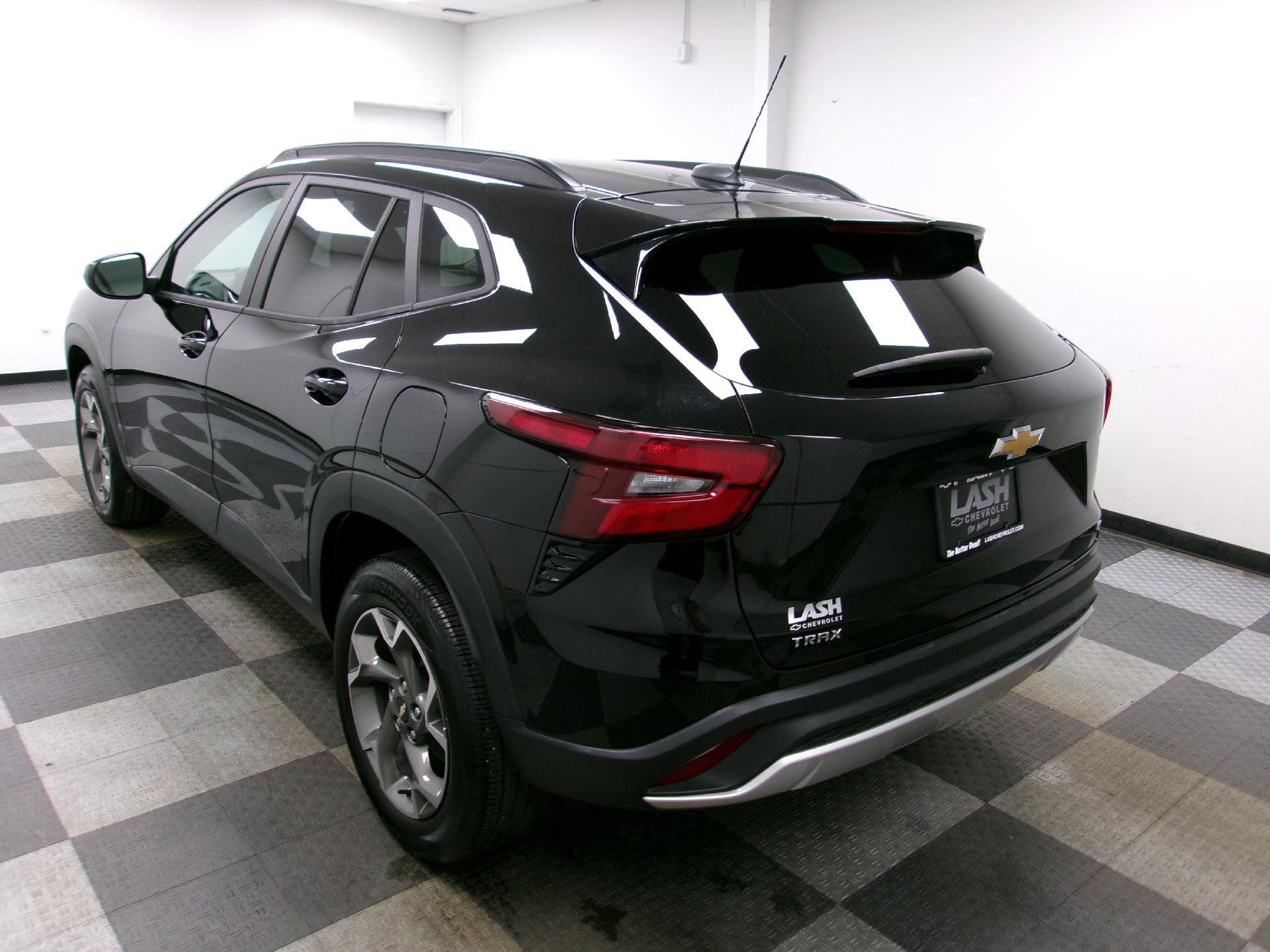 Certified 2024 Chevrolet Trax LT w/ Sunroof Package image 2