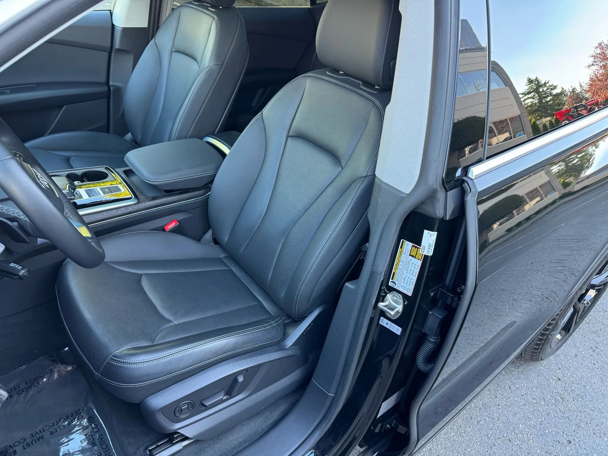 Used 2022 Audi Q8 Premium Plus w/ Premium Plus Package image 23