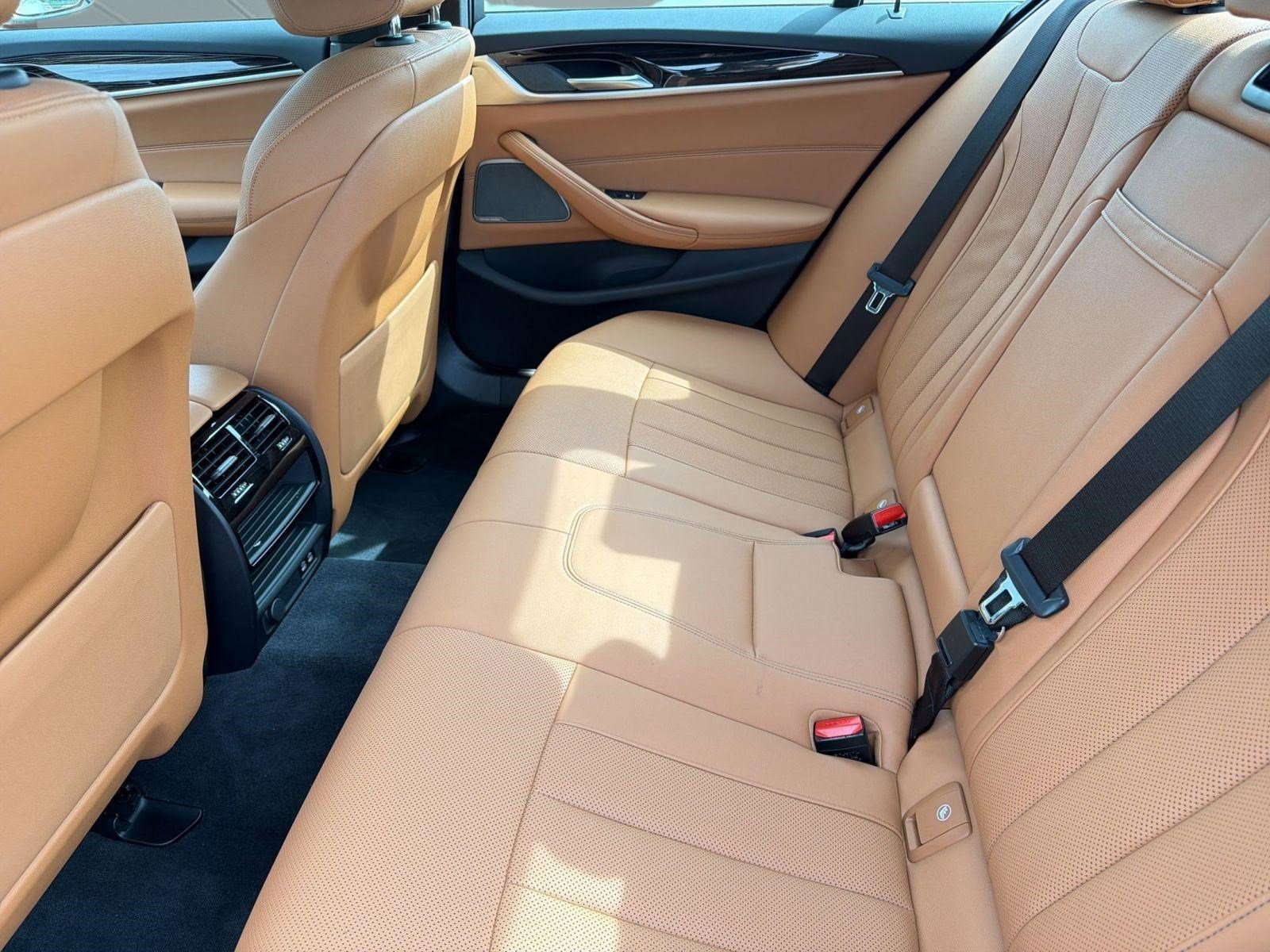 Certified 2023 BMW 530i w/ Premium Package image 27