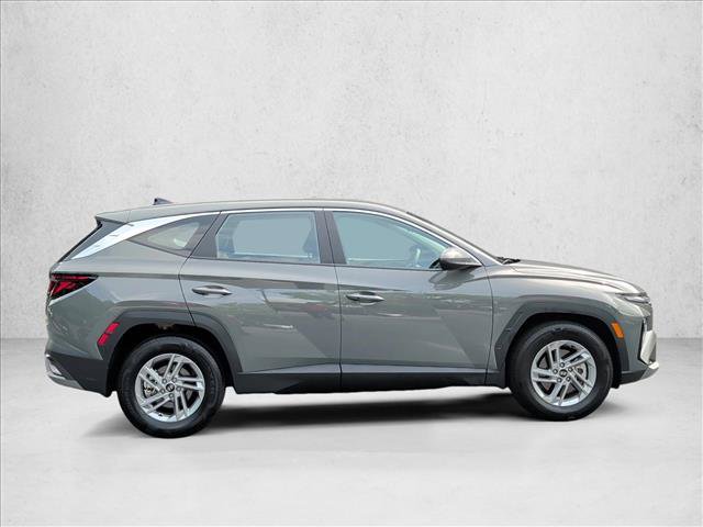 Used 2025 Hyundai Tucson SE FWD image 4