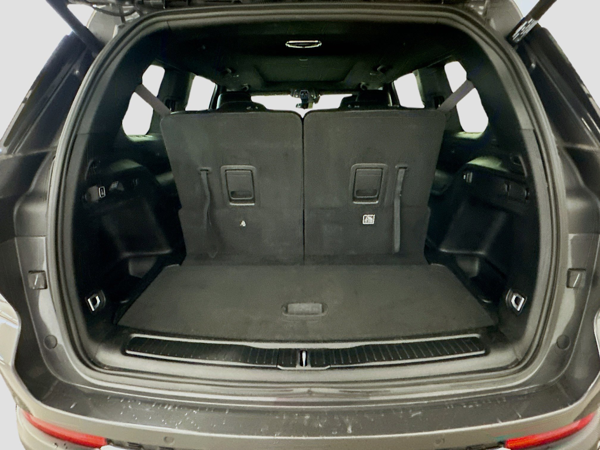 Used 2024 Jeep Grand Cherokee L Limited w/ Luxury Tech Group II image 32