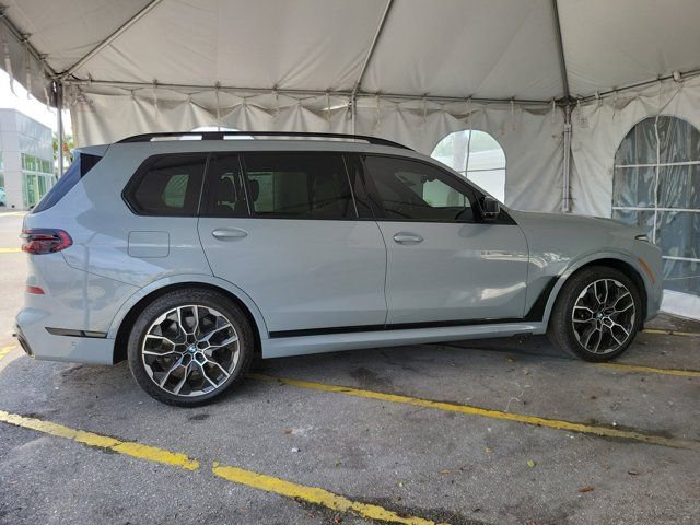Used 2025 BMW X7 M60i AWD/4WD image 5