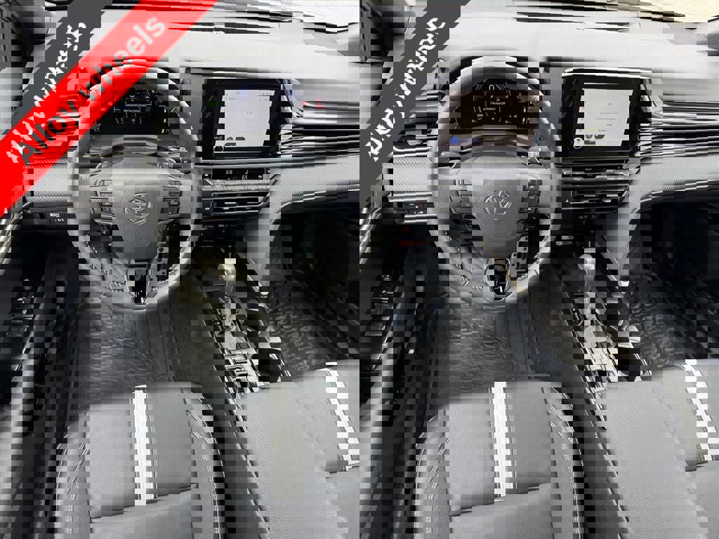 Certified 2025 Toyota Camry SE image 11