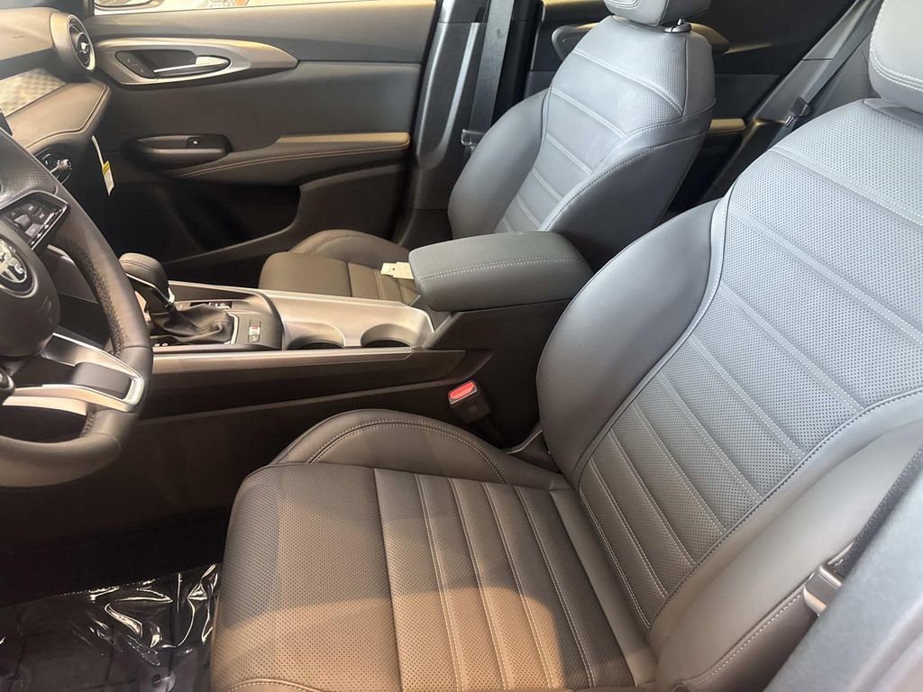 New 2026 Alfa Romeo Tonale w/ Black Premium Package image 21