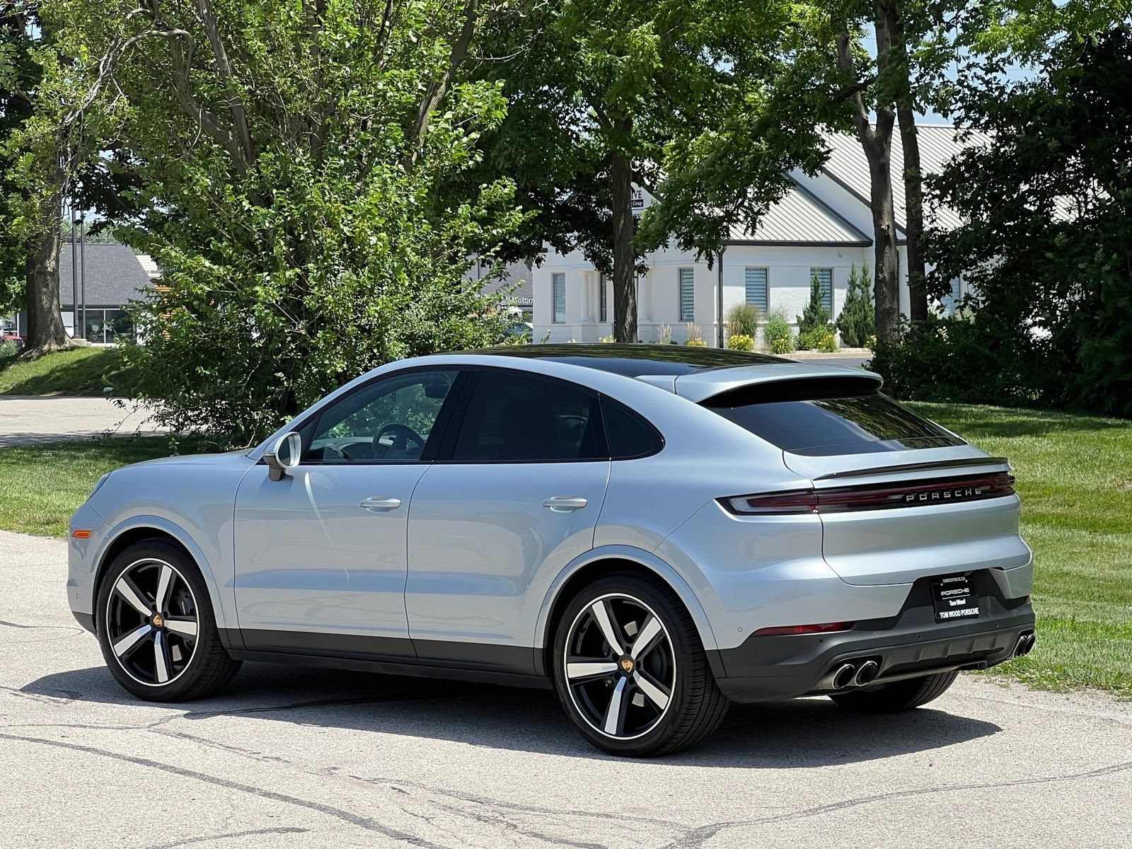 Certified 2024 Porsche Cayenne Coupe AWD/4WD image 3