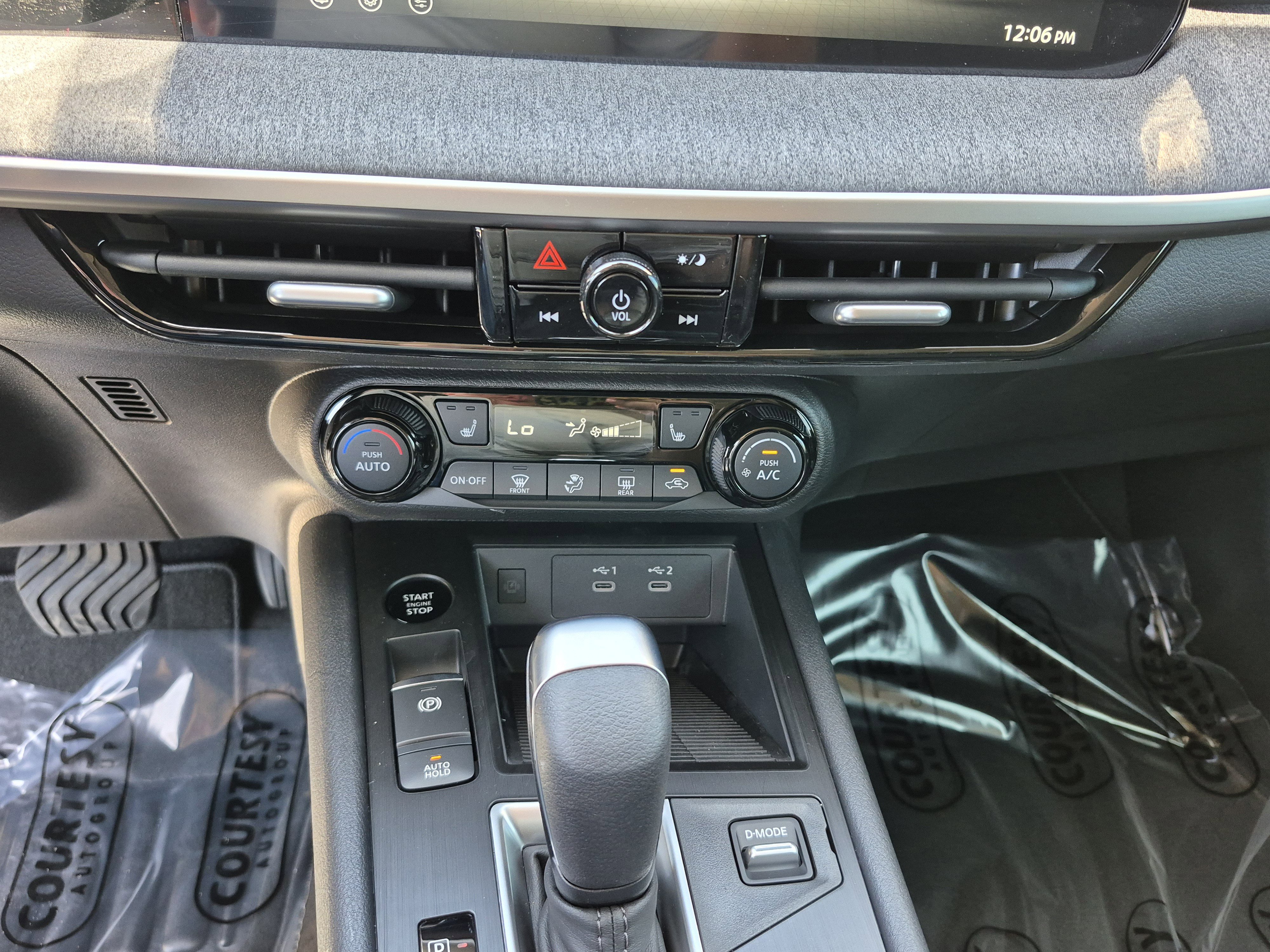 New 2026 Nissan Kicks SV w/ SV Premium Package FWD image 25