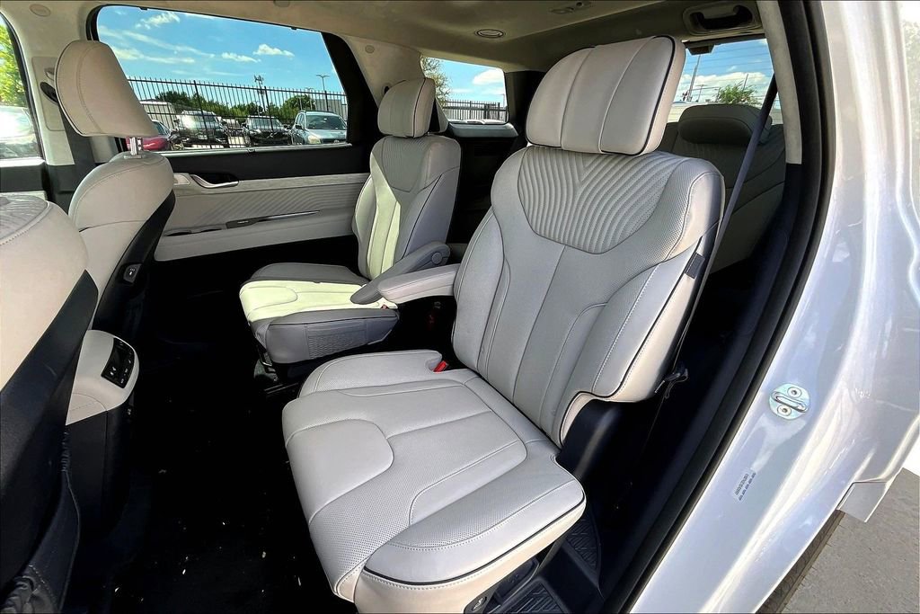 Used 2025 Hyundai Palisade Calligraphy image 32