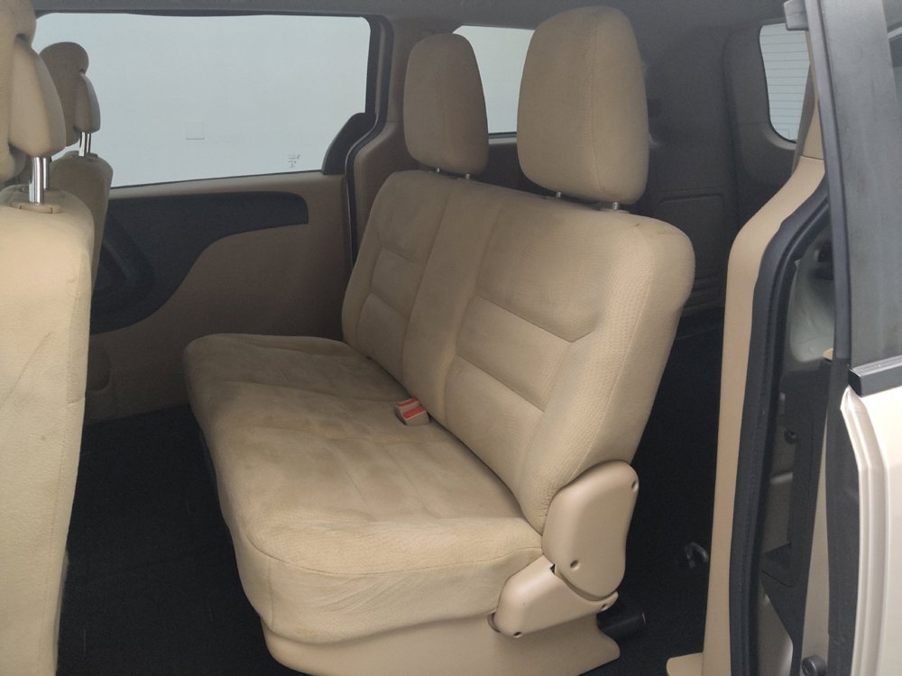 Used 2015 Dodge Grand Caravan American Value Package FWD image 18