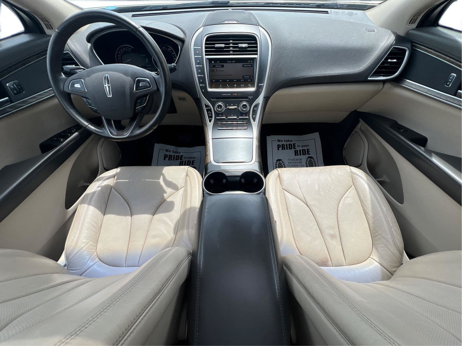 Used 2017 Lincoln MKX Reserve FWD image 2