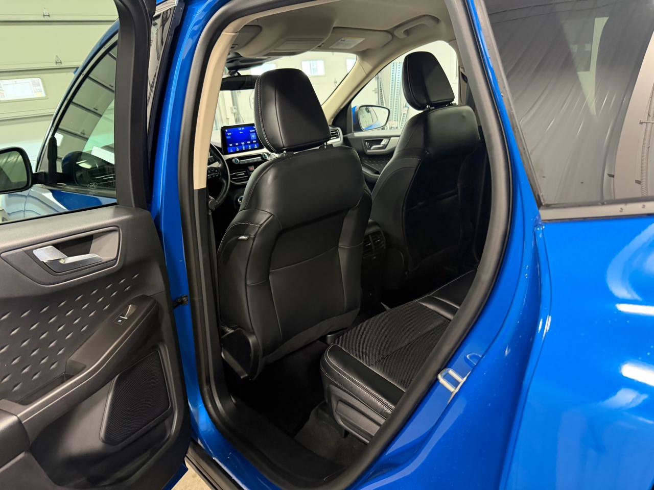 Used 2020 Ford Escape SEL image 28