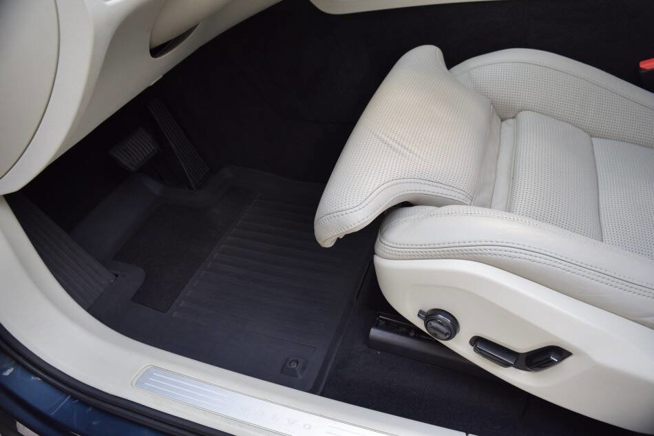 Used 2018 Volvo XC60 T5 Inscription w/ Luxury Seat Package image 42