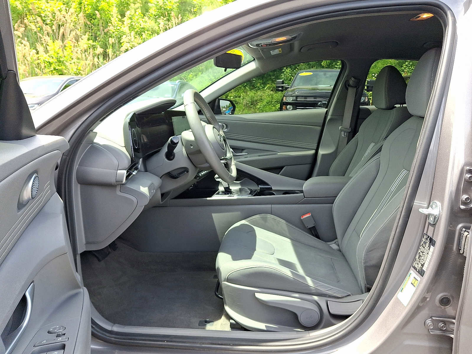 Used 2023 Hyundai Elantra SEL w/ Convenience Package FWD image 13