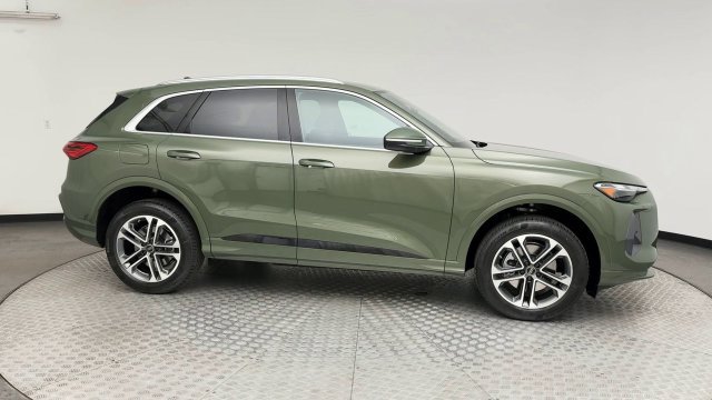 Used 2025 Audi Q5 Premium w/ Convenience Package AWD/4WD image 9