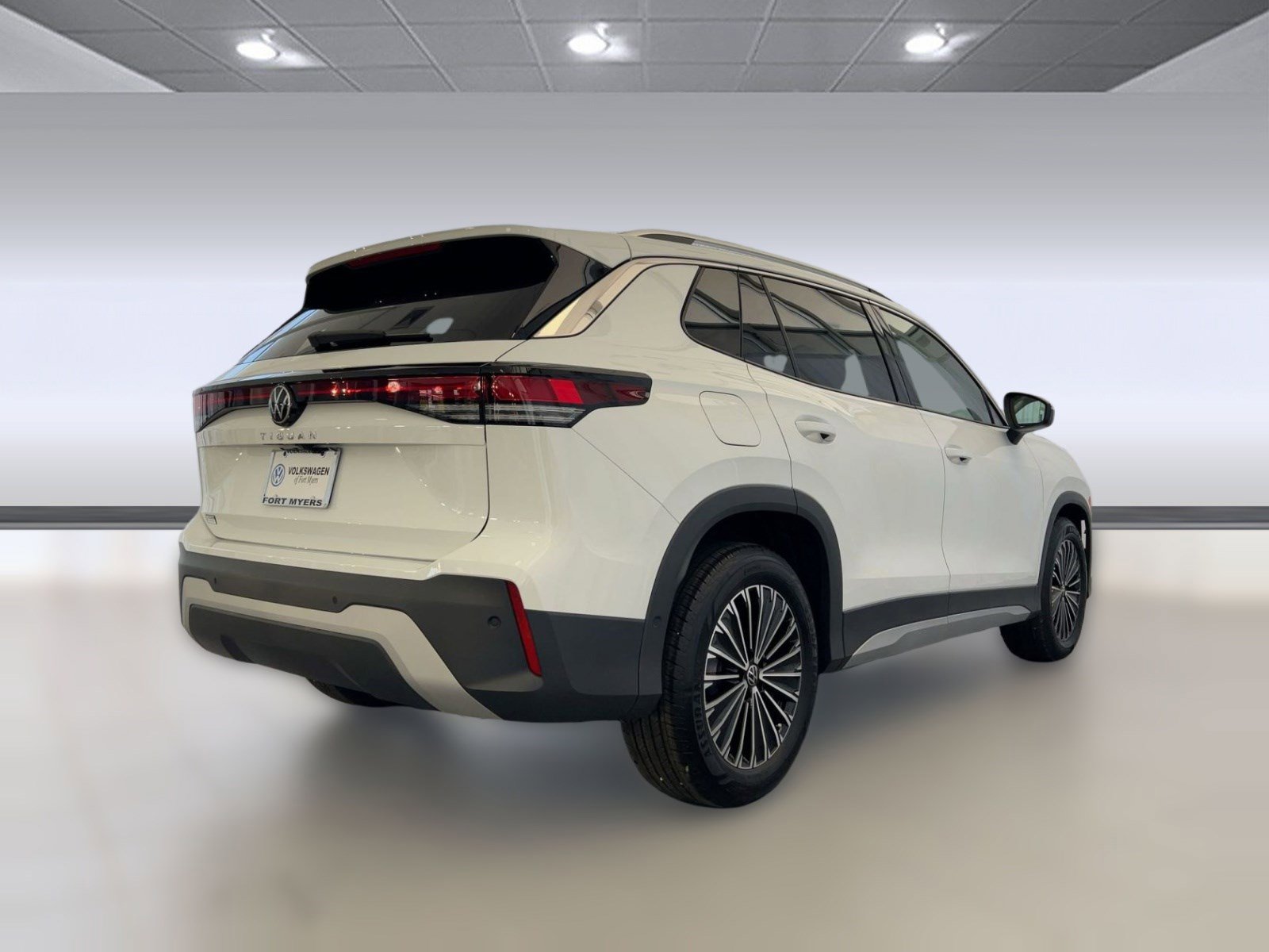 New 2026 Volkswagen Tiguan S FWD image 9