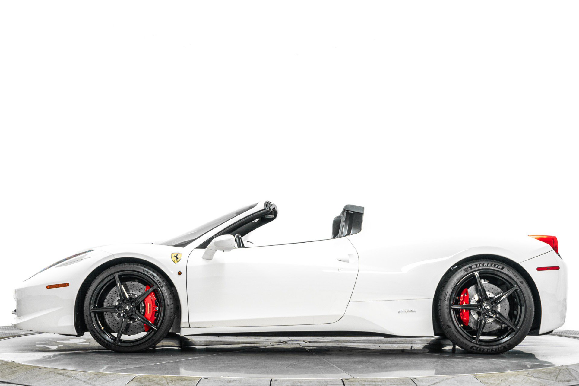 Used 2015 Ferrari 458 Spider RWD image 6