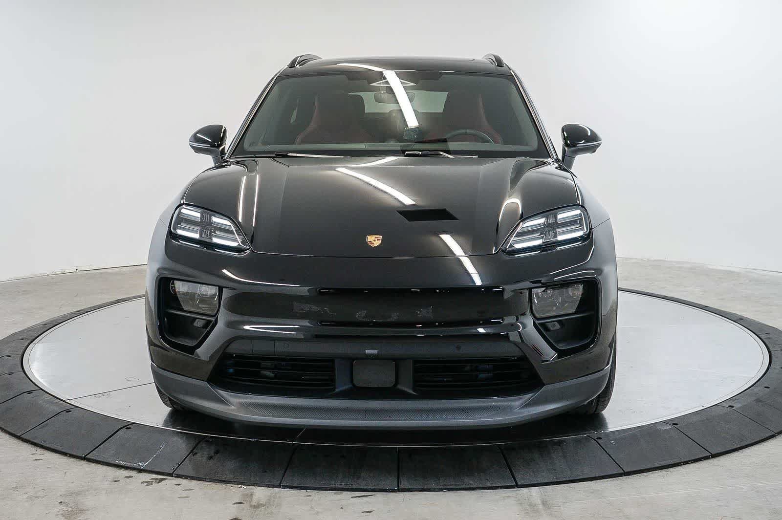 New 2026 Porsche Macan 4S Electric AWD/4WD image 6