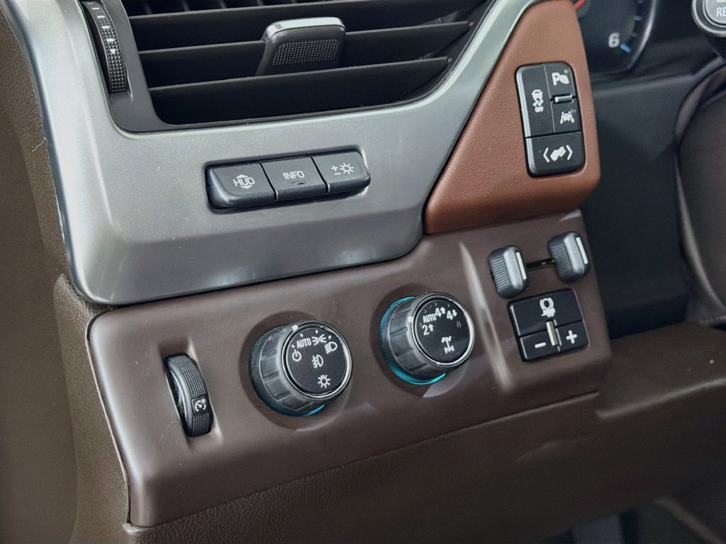 Used 2017 Chevrolet Suburban Premier AWD/4WD image 11