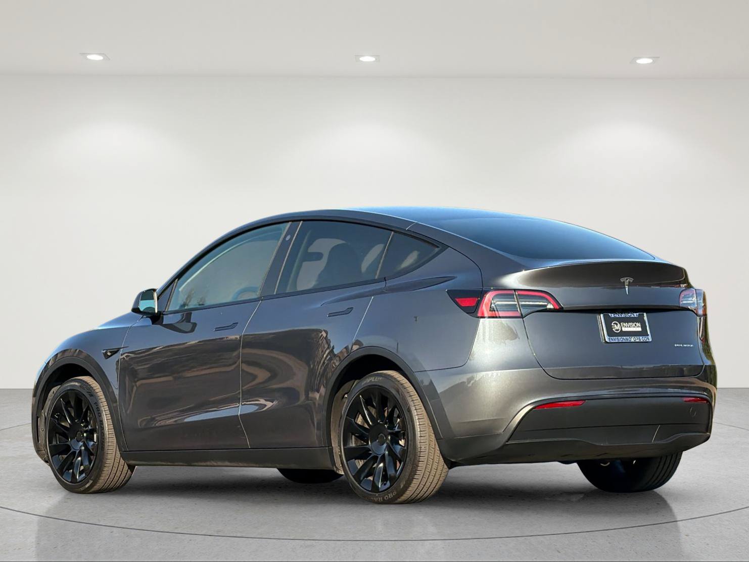 Used 2023 Tesla Model Y Long Range AWD/4WD image 3