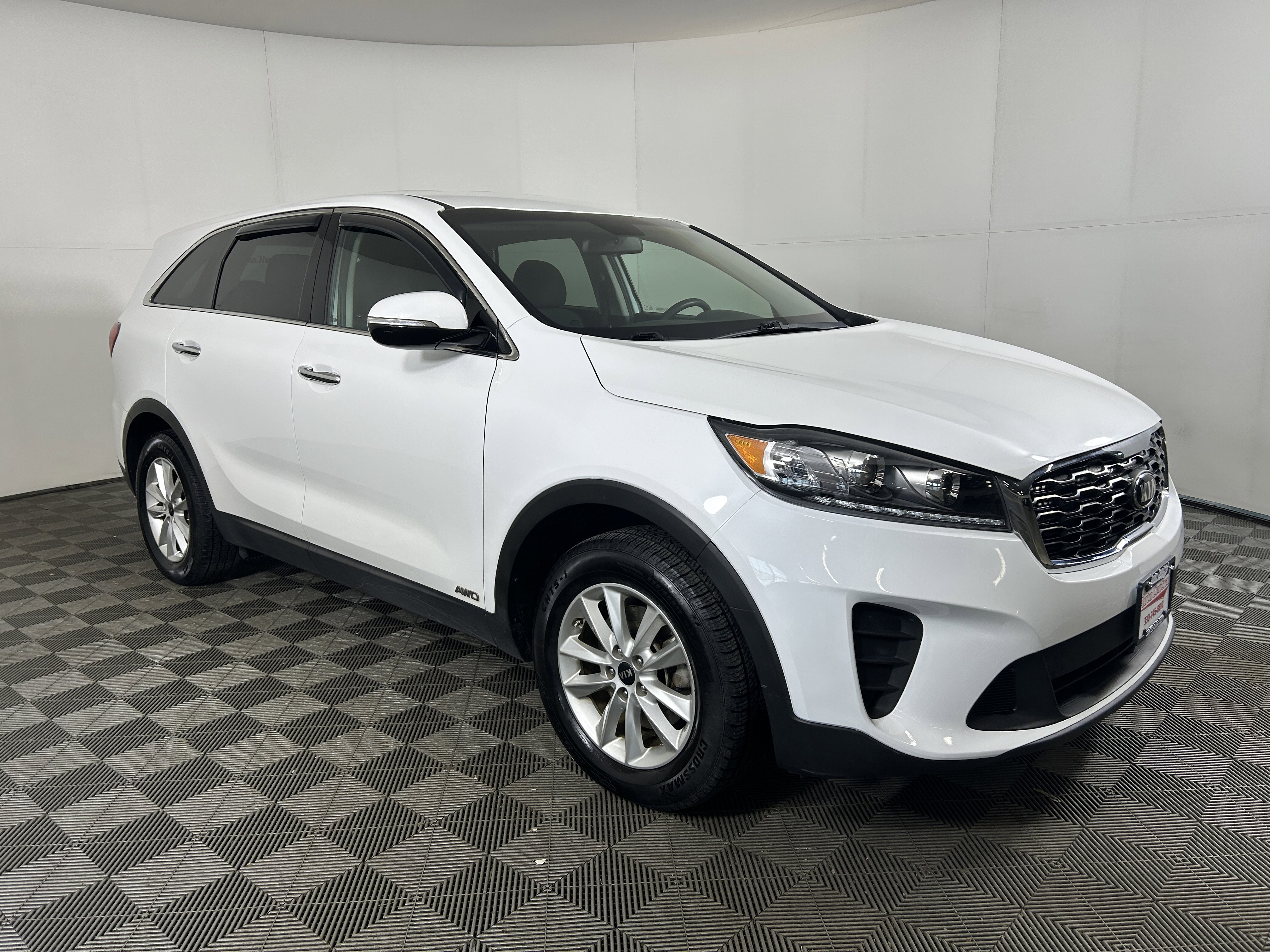 Used 2019 Kia Sorento AWD image 3