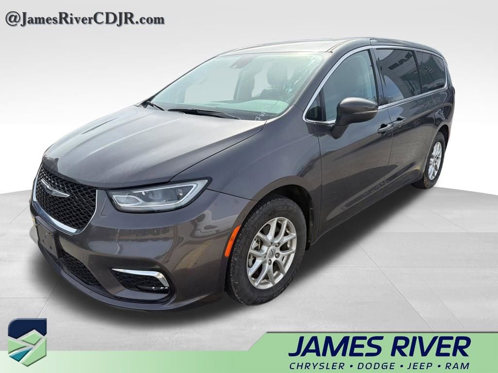 Used 2023 Chrysler Pacifica Touring-L