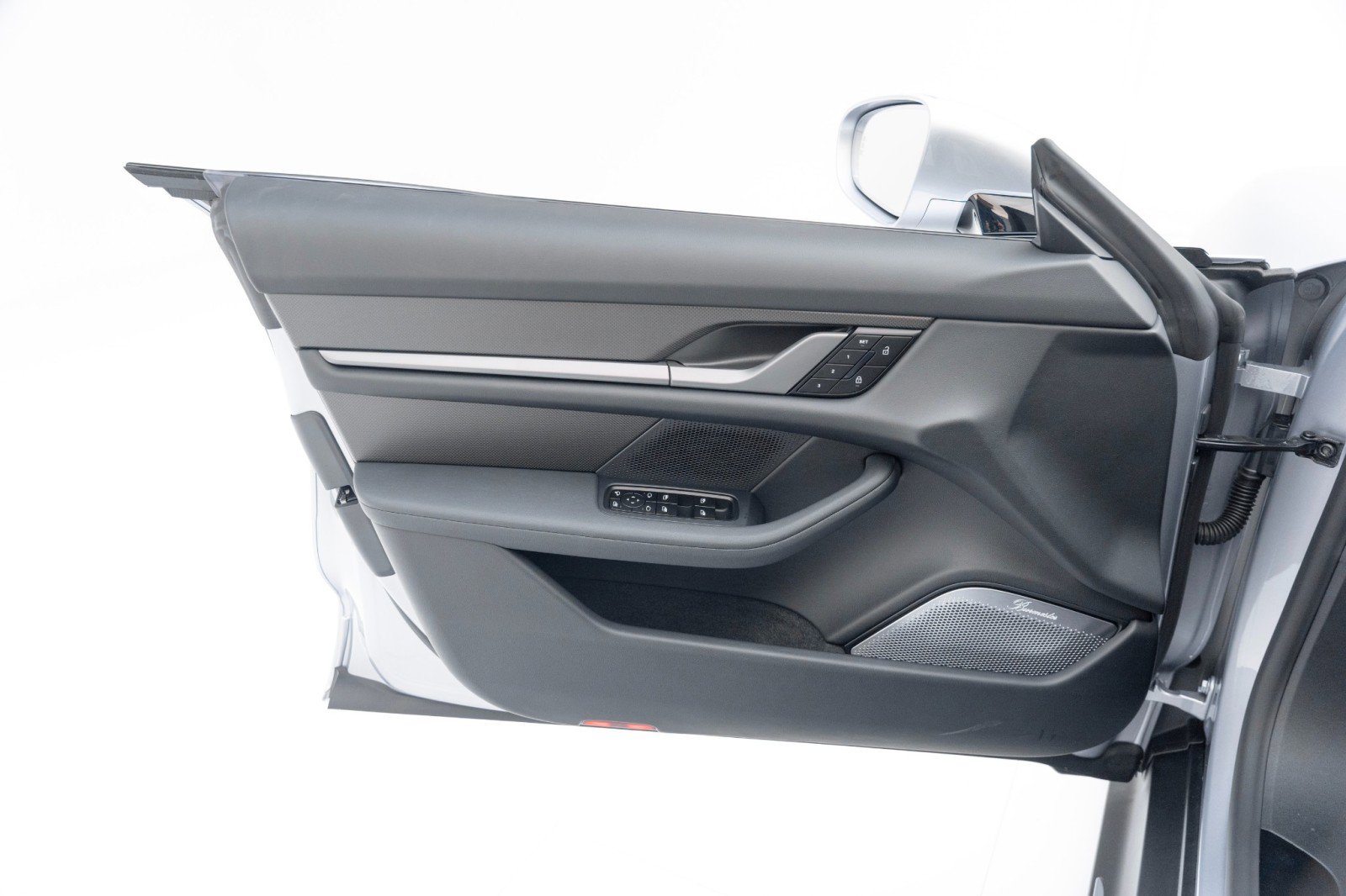 New 2025 Porsche Taycan 4S image 21