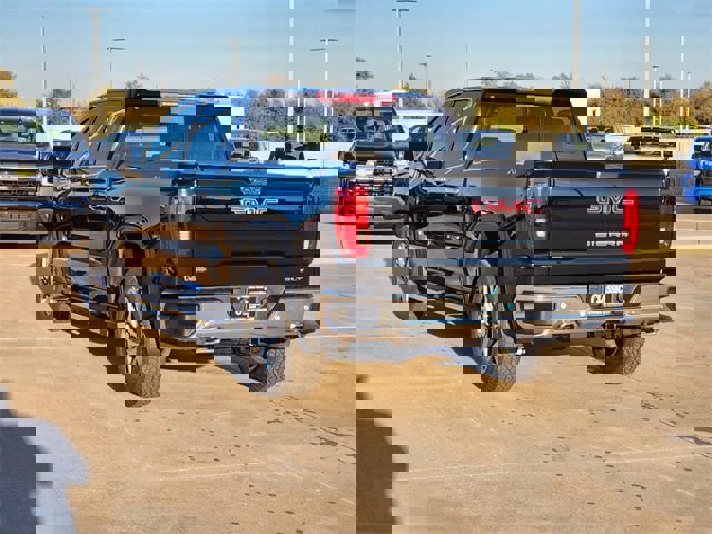 New 2026 GMC Sierra 1500 SLT image 5