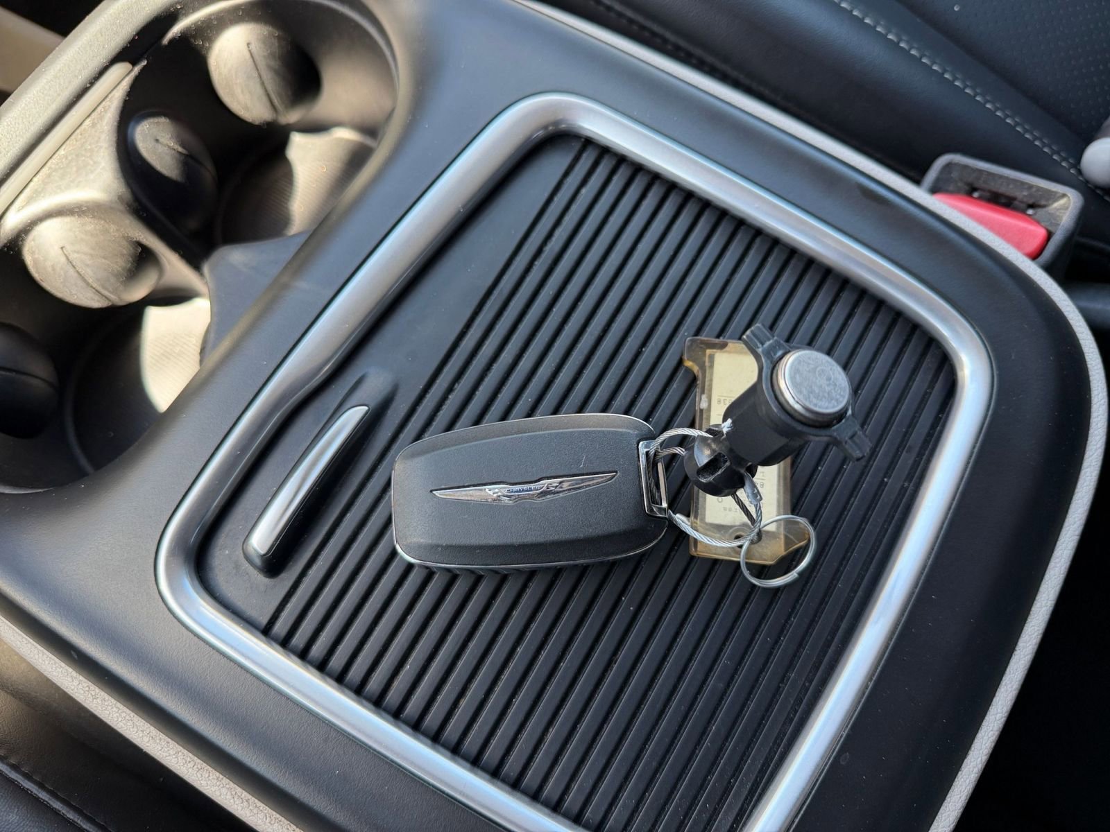 Used 2023 Chrysler Pacifica Touring-L image 21