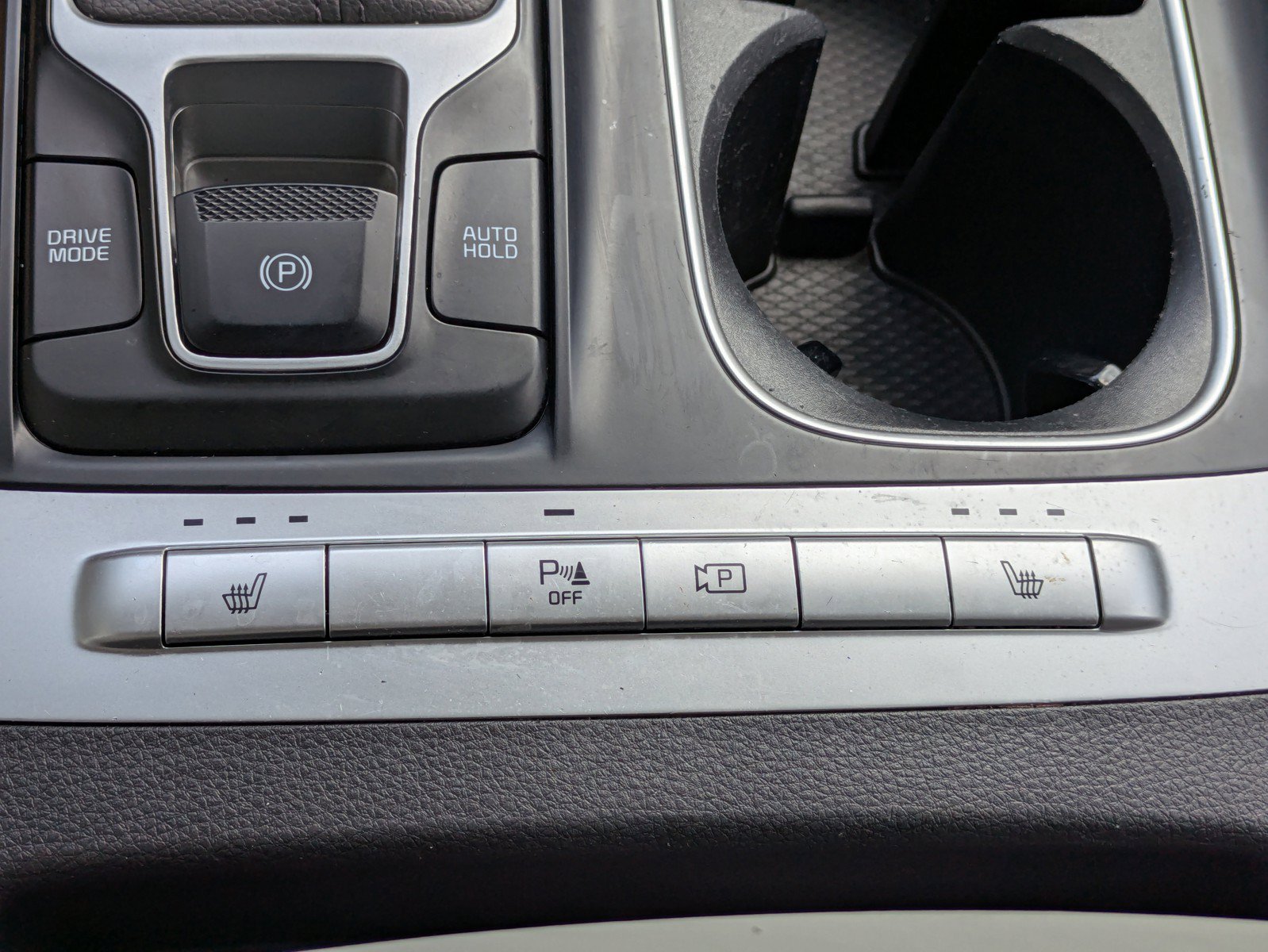 Certified 2024 Kia Carnival LX FWD image 26