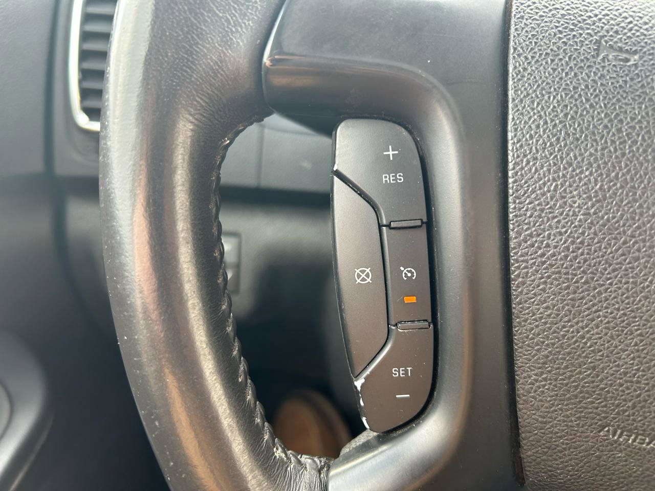 Used 2011 GMC Acadia Denali image 22